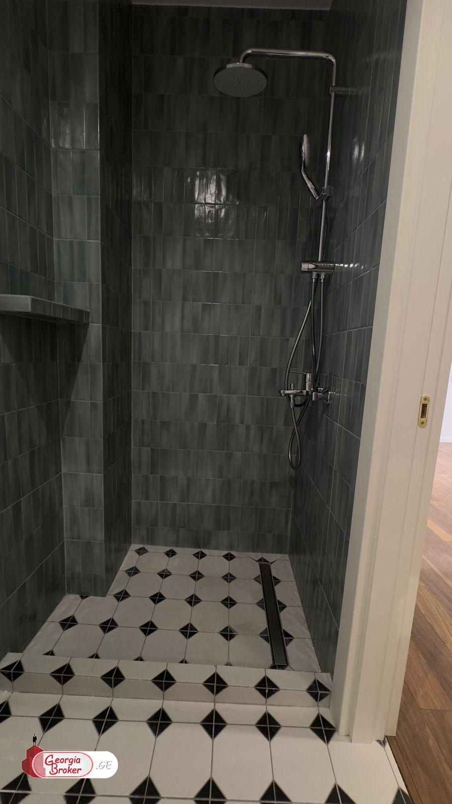 იყიდება ახალი გარემონტებული 2 ოთახიანი ბინა